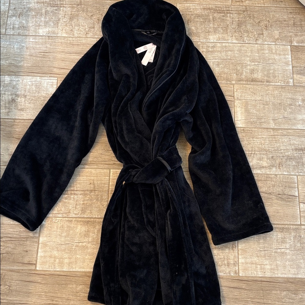 Victoria's Secret NWT Charcoal Plush Robe - Picture 3 of 5